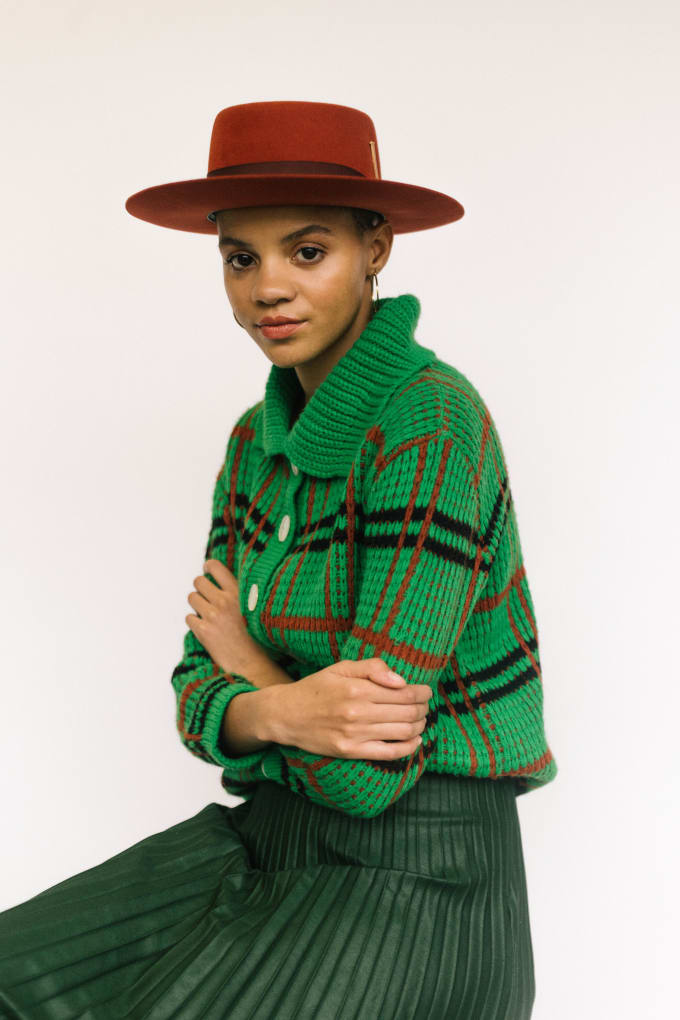 I will be your online fashion stylist and consultant