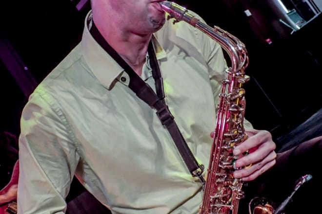 I will teach saxophone online via skype