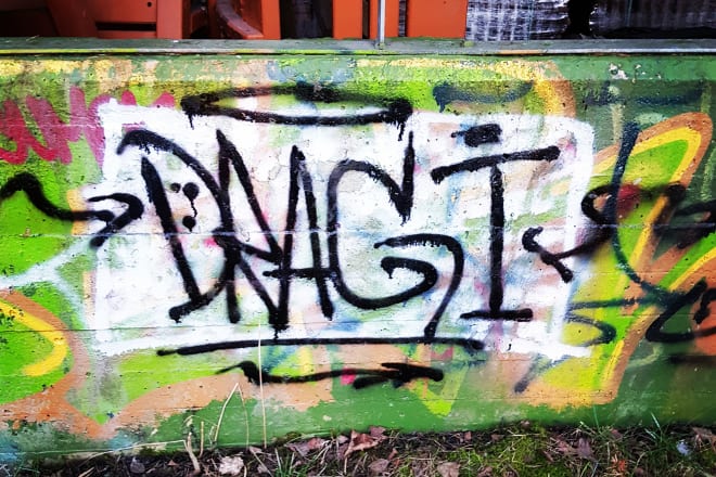 I will do a real grafitti tag on a wall