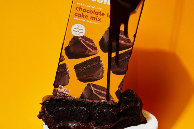I will do food, chips, snacks, chocolate packaging design