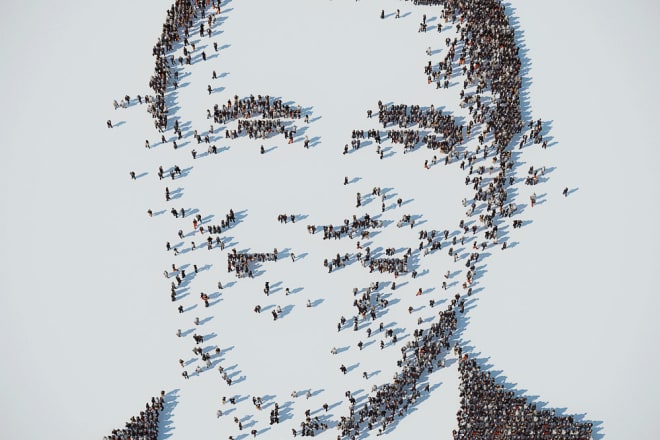 I will make a drawing with hundreds of people seen from above