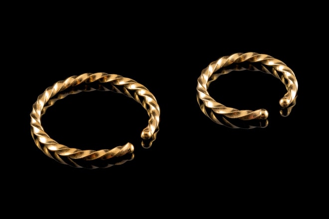 I will create beautiful macro images of your jewellery