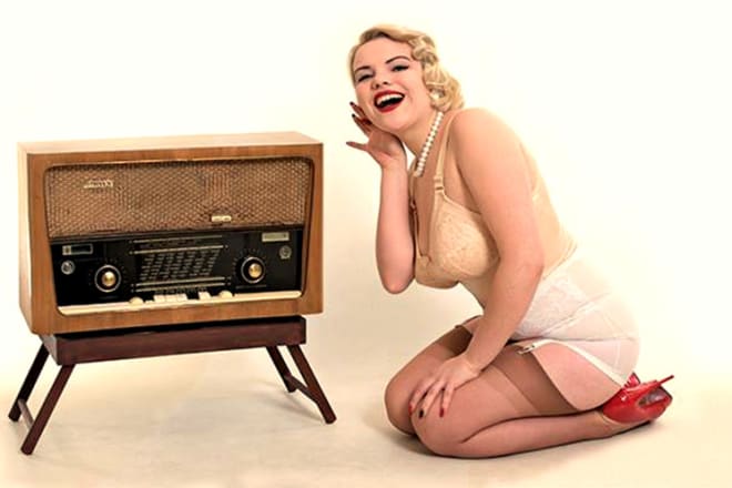 I will make a retro pinup girl illustration