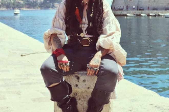 I will send you a custom greeting as captain jack sparrow